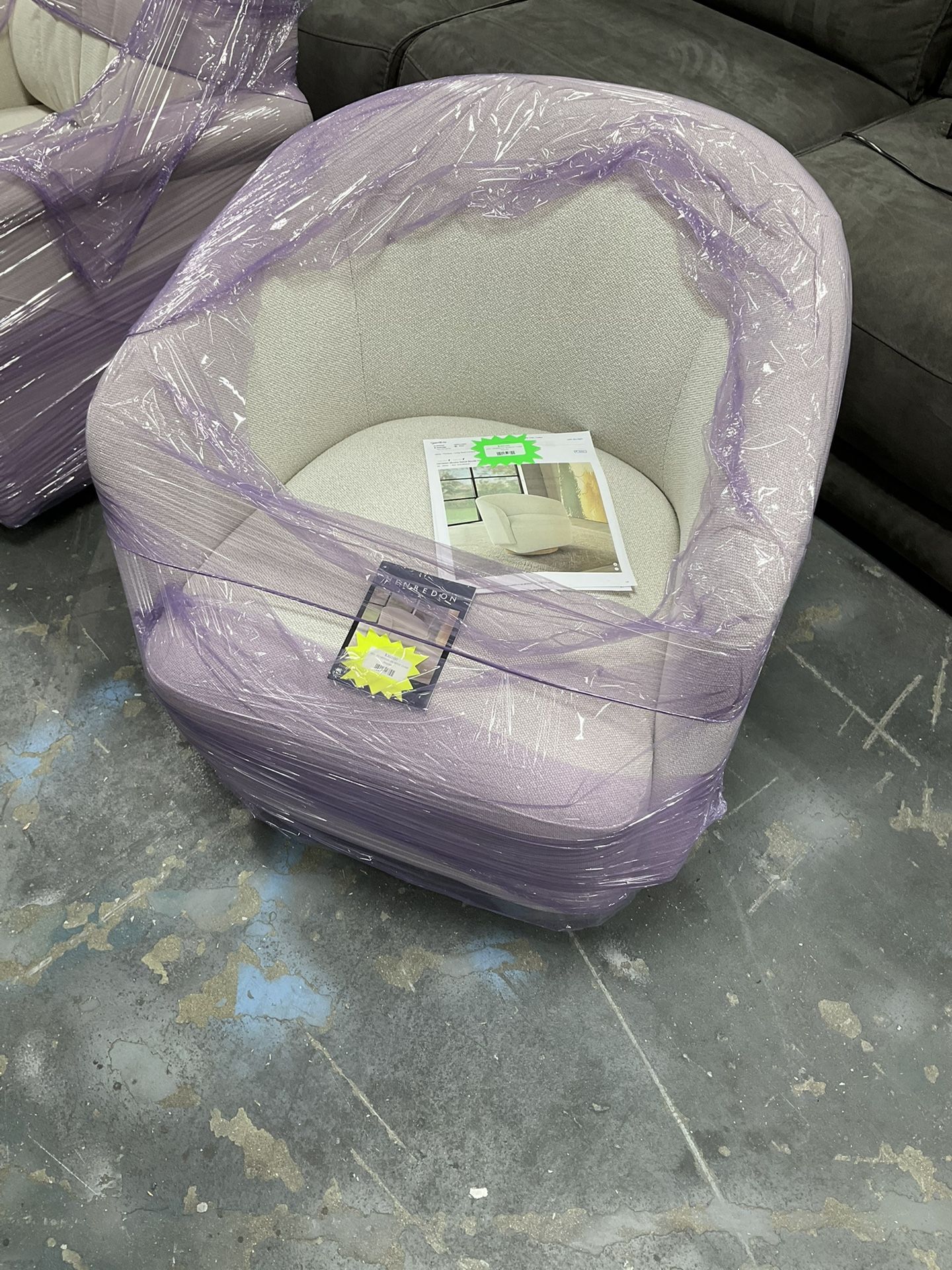 Henredon Cream Murphy Swivel Chair