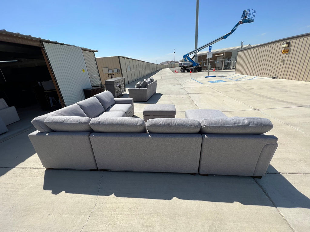 Thomasville Langdon Fabric Sectional with Storage Ottoman