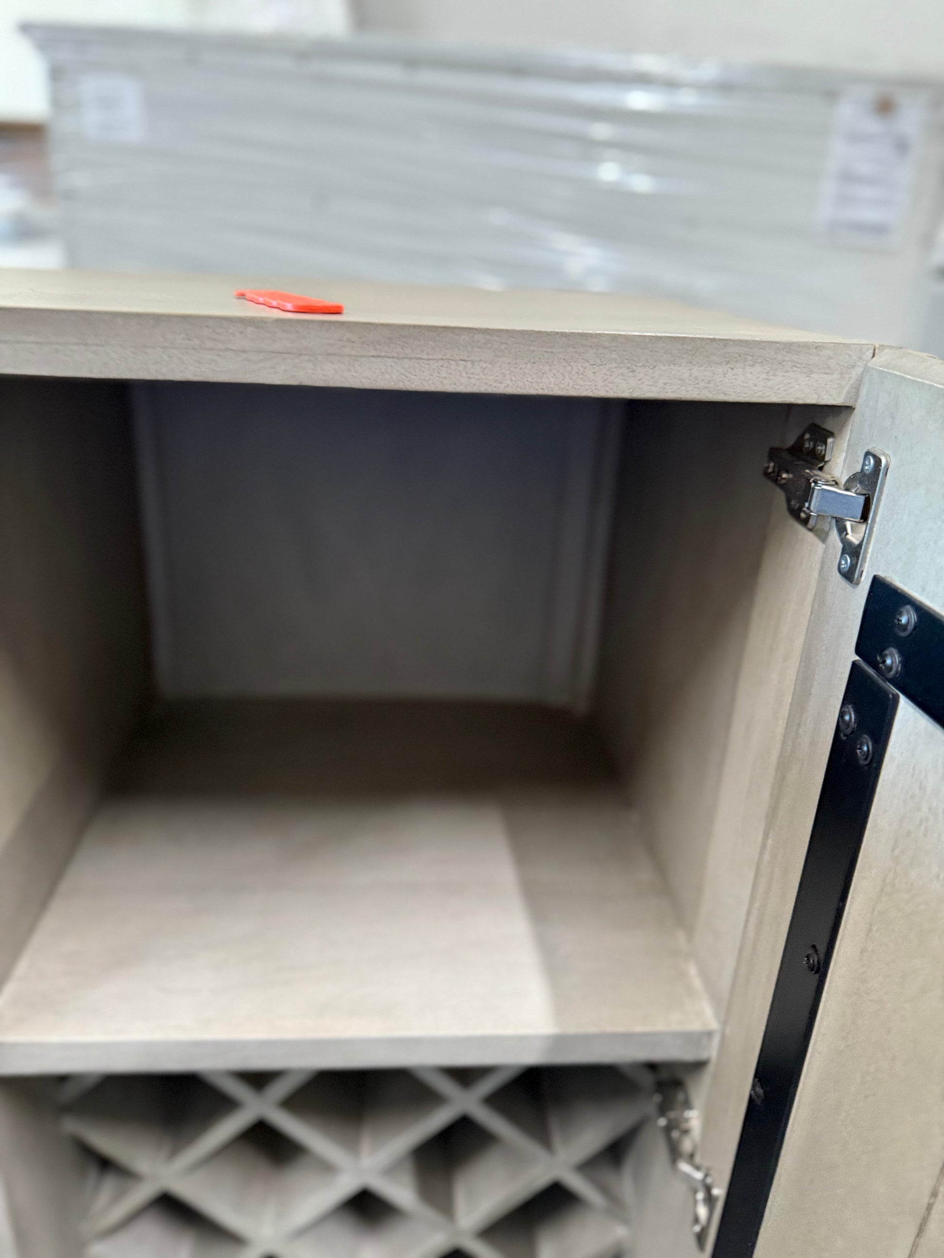 Rori 40.75'' Bar Cabinet