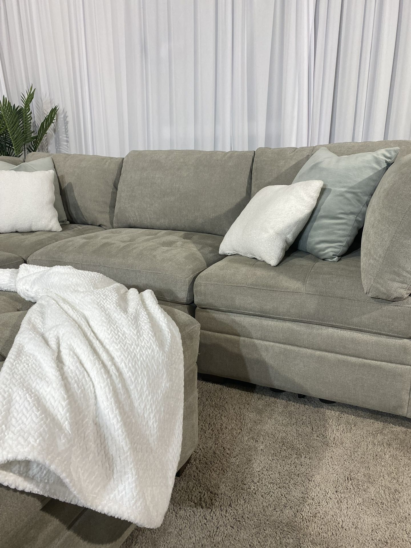 Thomasville Tisdale Modular Sectional couch 6-piece Beige w Ottoman