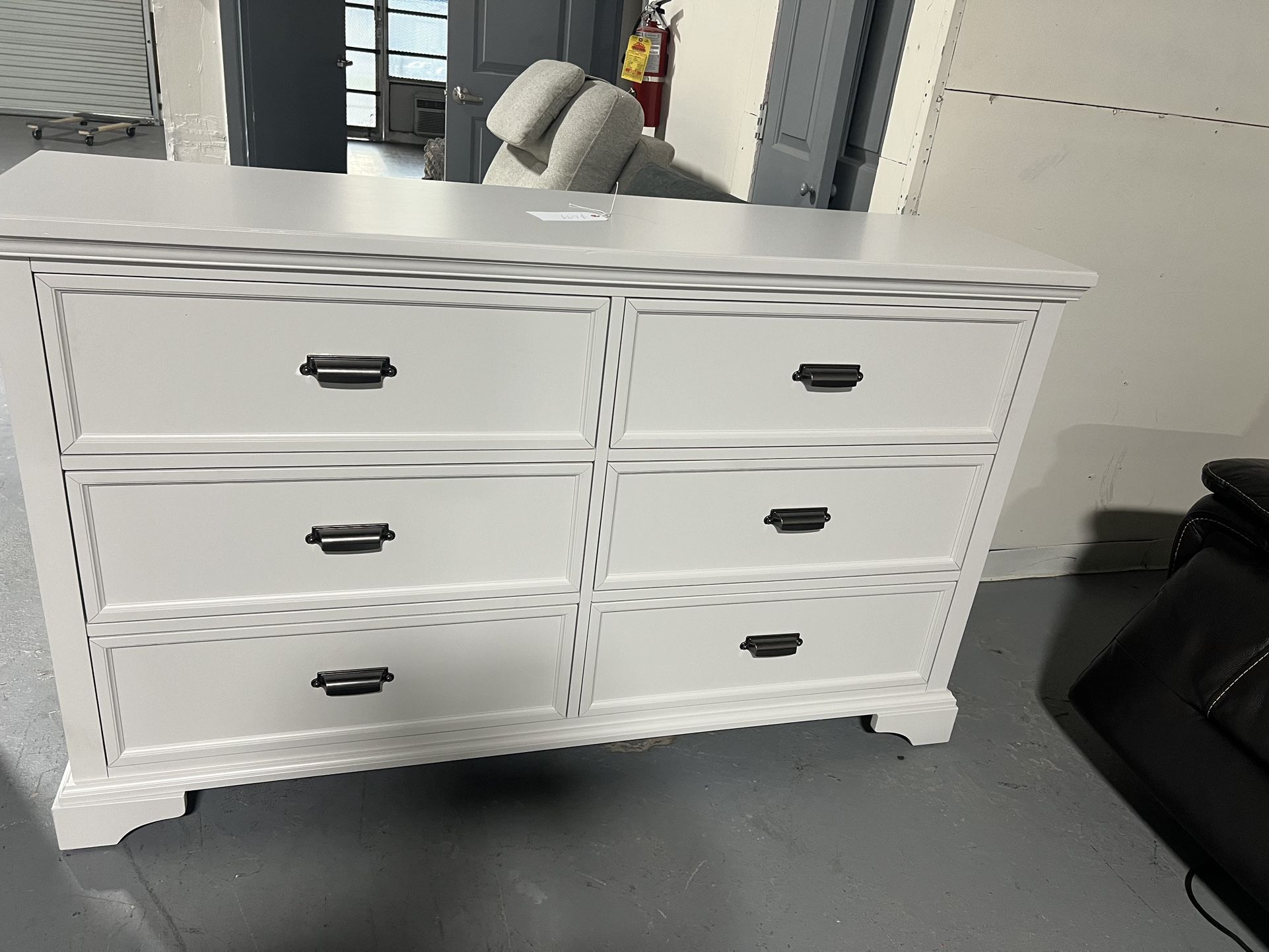 Wynne 6-drawer Dresser