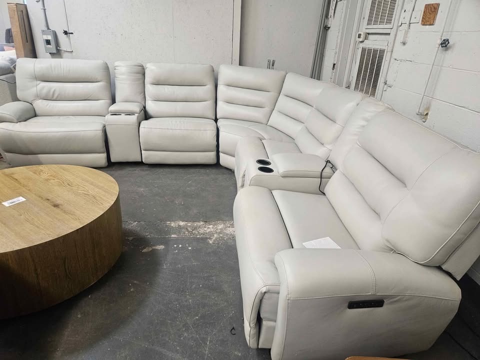 Aubrey 7-piece Leather Power Zero Gravity Reclining Sectional with Power Headrests ( Cream )