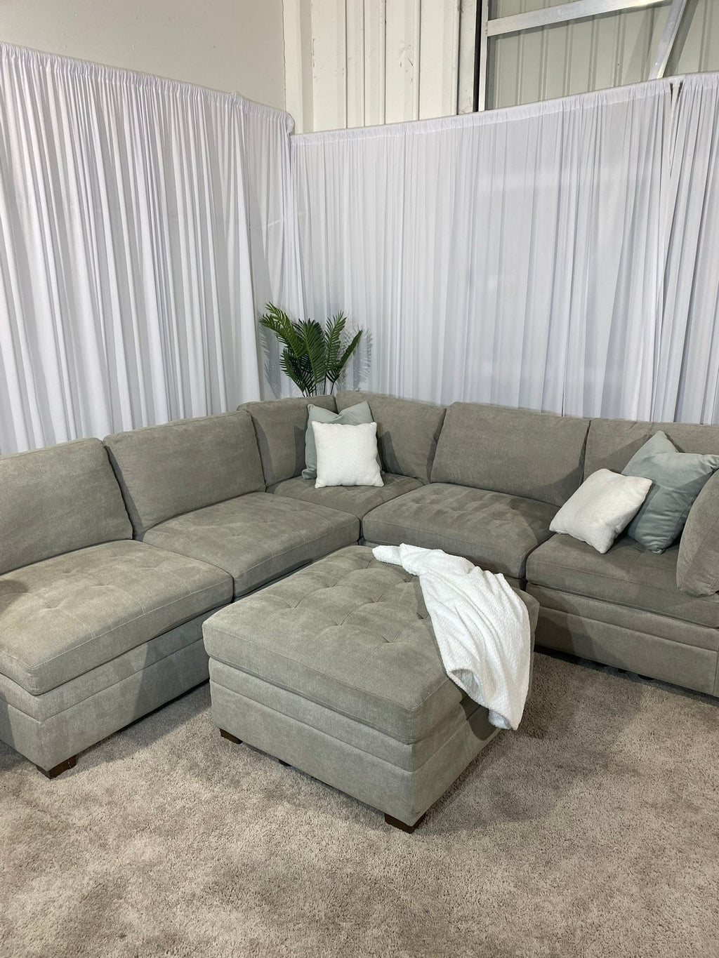 Thomasville Tisdale Modular Sectional couch 6-piece Beige w Ottoman