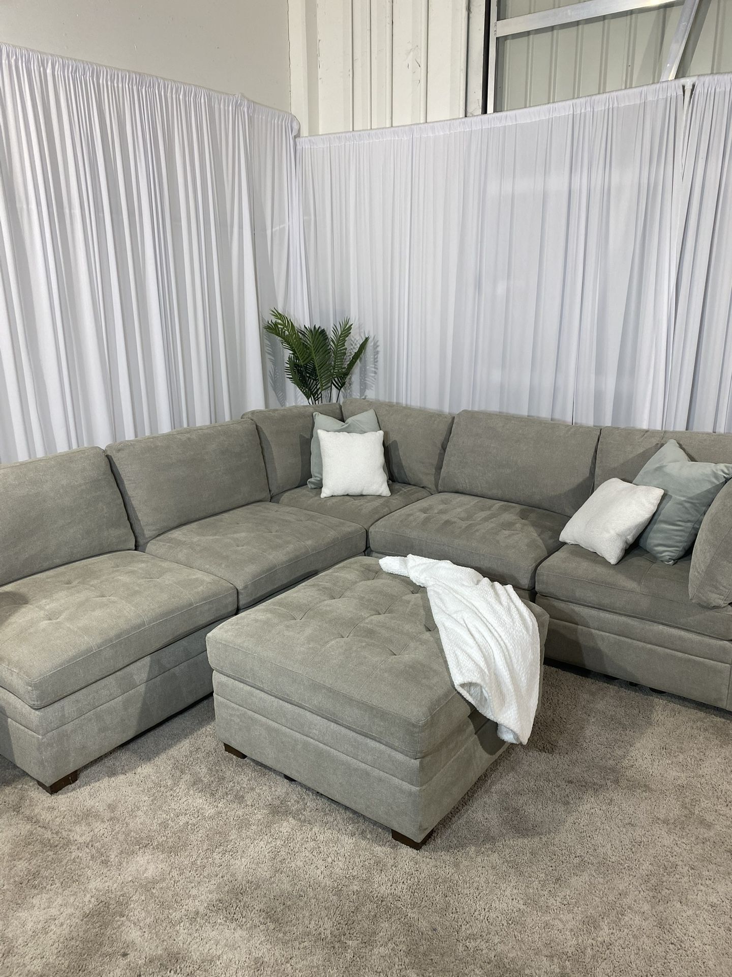 Thomasville Tisdale Modular Sectional couch 6-piece Beige w Ottoman