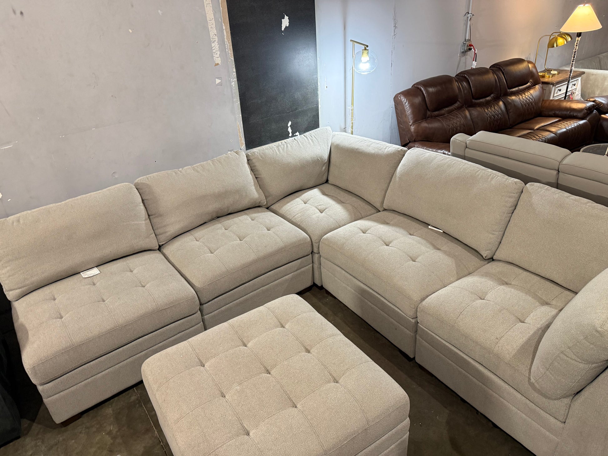Thomasville Tisdale Modular Sectional 6-piece Beige with Storage Ottoman