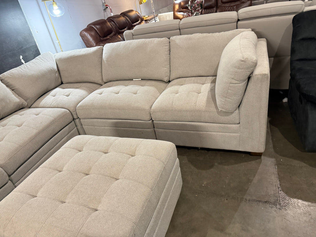 Thomasville Tisdale Modular Sectional 6-piece Beige with Storage Ottoman