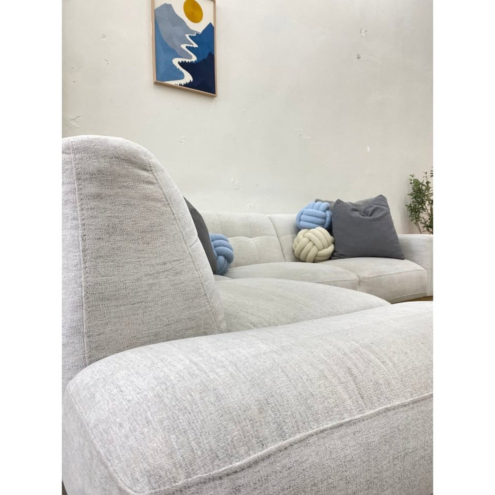 Aeva Fabric Sectional Couch Free Delivery 🚚🚚
