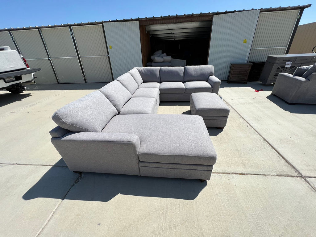 Thomasville Langdon Fabric Sectional with Storage Ottoman