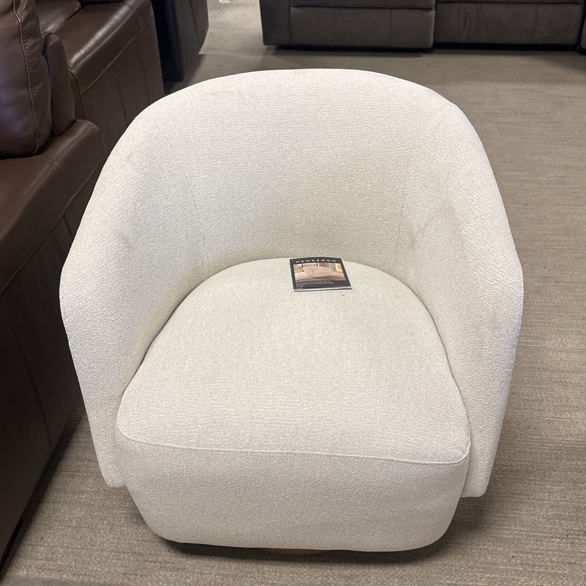 Henredon Murphy Swivel Boucle Chair