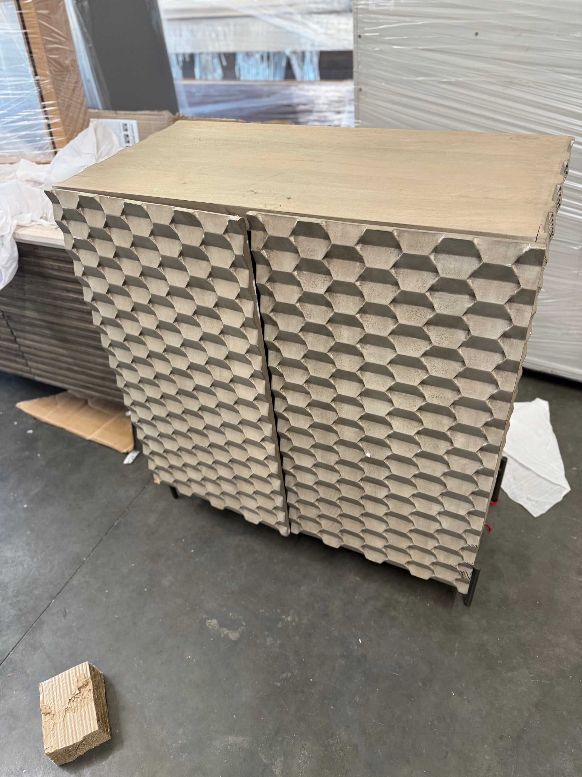 Rori 40.75'' Bar Cabinet