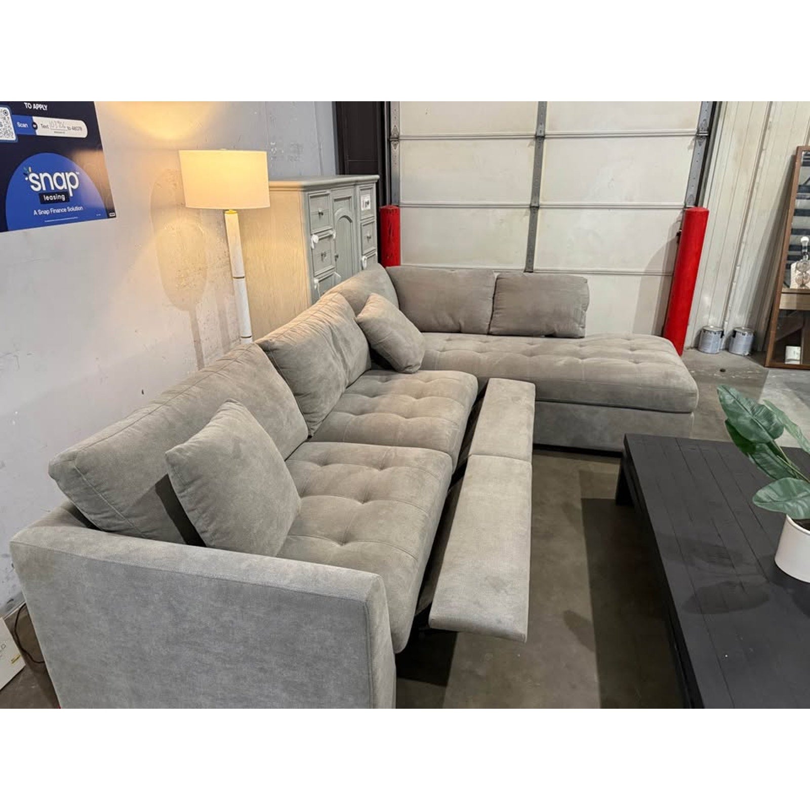 Thomasville Miles Fabric Sectional with Power Footrest Free Delivery 🚚🚚