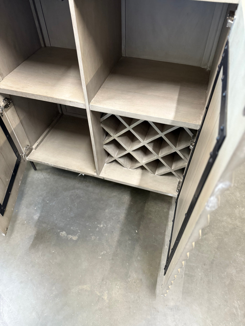 Rori 40.75'' Bar Cabinet