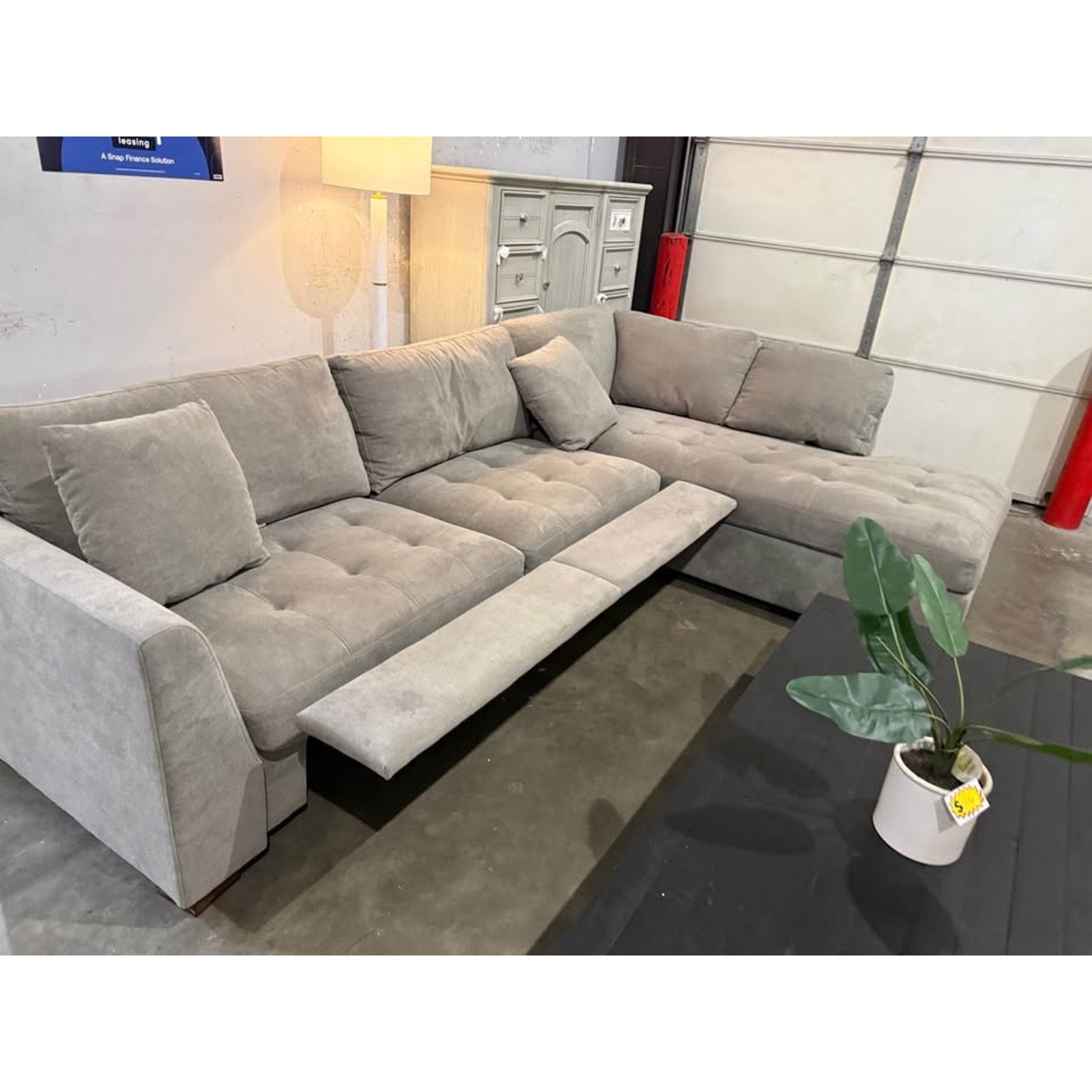 Thomasville Miles Fabric Sectional with Power Footrest Free Delivery 🚚🚚