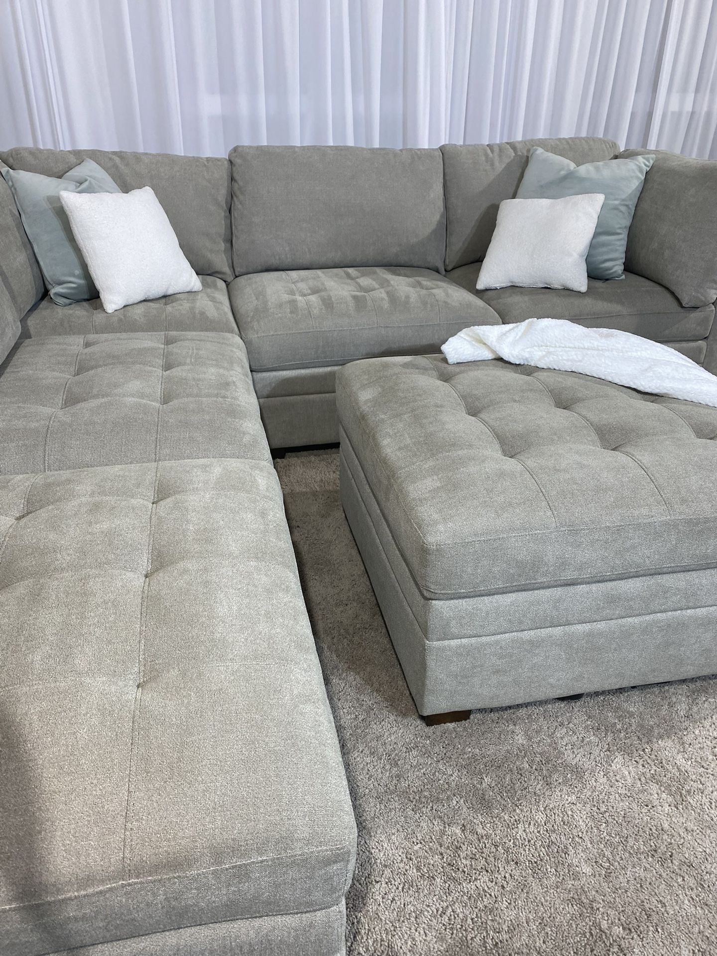 Thomasville Tisdale Modular Sectional couch 6-piece Beige w Ottoman