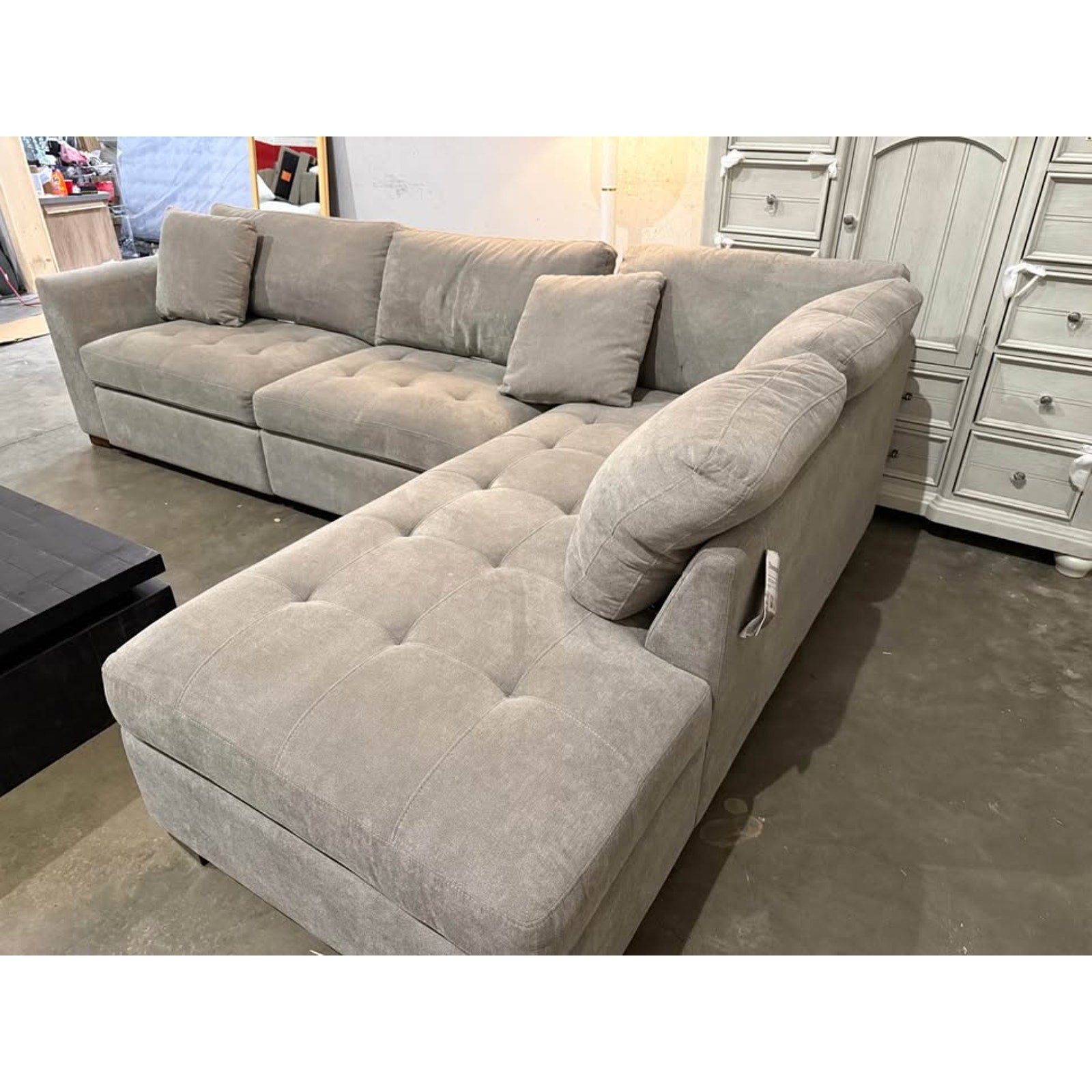 Thomasville Miles Fabric Sectional with Power Footrest Free Delivery 🚚🚚