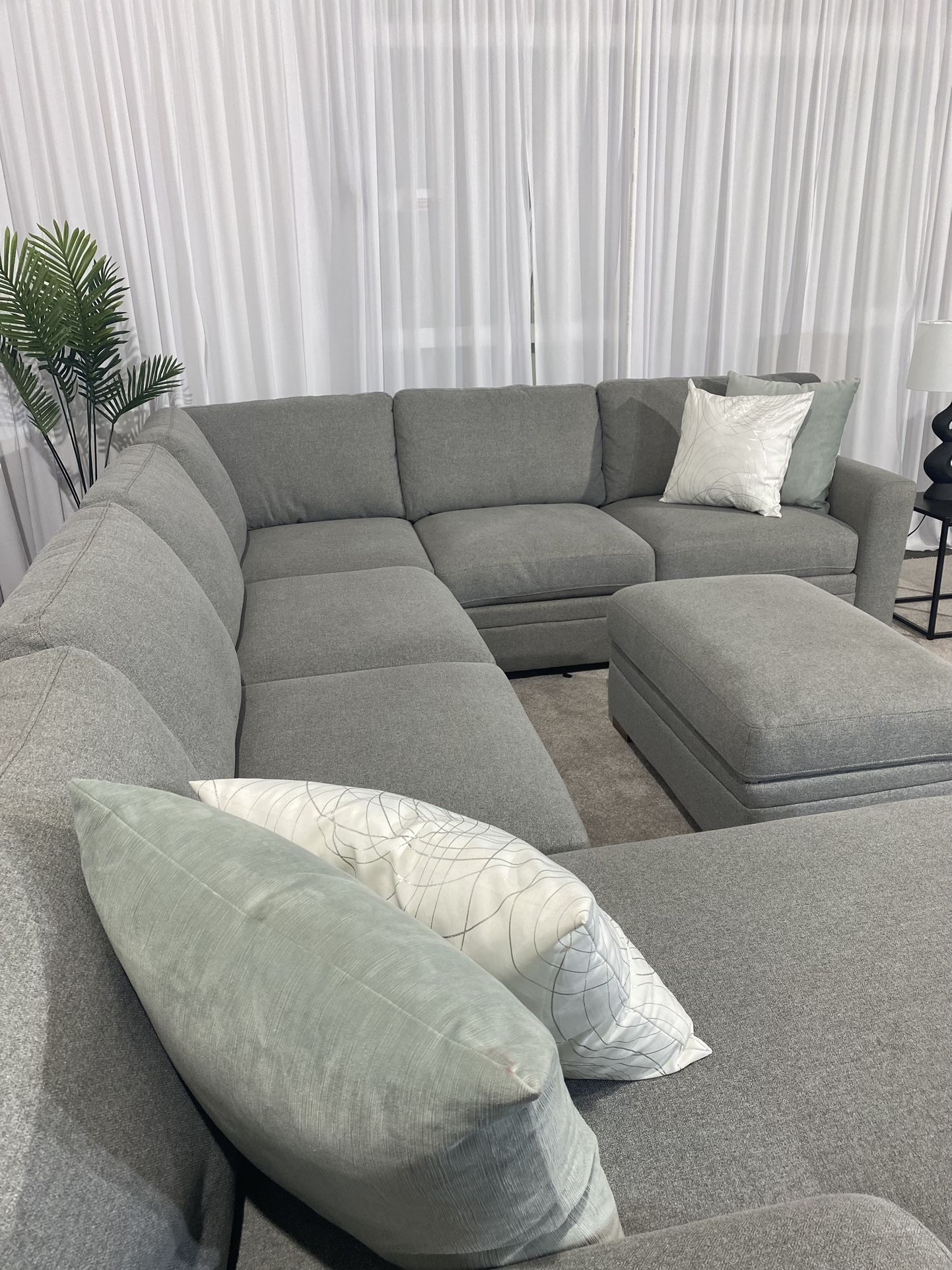 Thomasville Langdon Fabric Sectional Couch with Chaise and Storage Ottoman