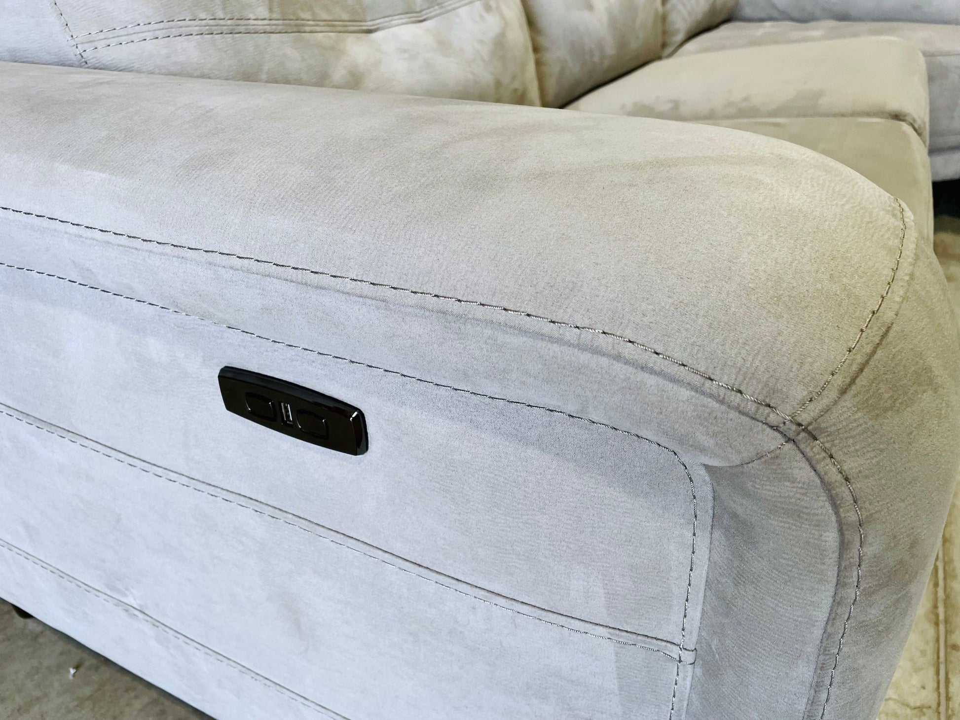 WAREHOUSE CLEARANCE | Trower 5-piece Fabric Power Reclining Sectional with Power Headrests, Gray