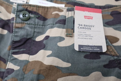 Levi's '94 Camo Cargo Pants 30 x 30 Baggy Wide Leg Grape Leaf Emily High NWT
