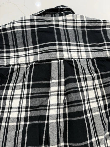 Women's Oversized Flannel Long Sleeve Button Down Universal Thread XS Blk Plaid