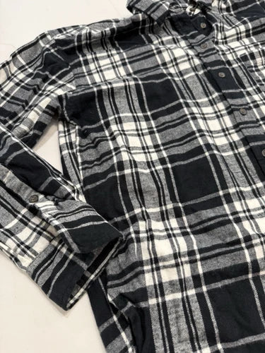 Women's Oversized Flannel Long Sleeve Button Down Universal Thread XS Blk Plaid